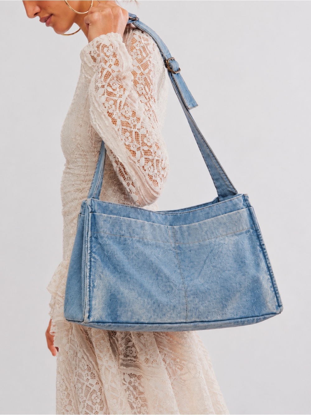 Free People Camp Crush Sling
Bag | Blue